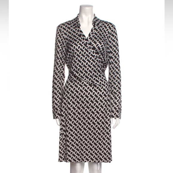 Diane von Furstenberg Silk Wrap Dress
Black Size: XL 14 - Picture 1 of 4